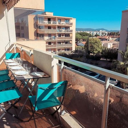 Chic Appart'Hôtel du Port Fréjus Esterno foto